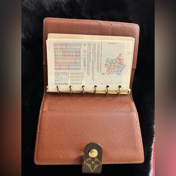 📒 Louis Vuitton Brown PM Planner/passport holder - Picture 6 of 9